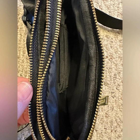 Zorfin black belt bag, Fanny pack, cross body bag with 4 zipper pockets. - Picture 6 of 10